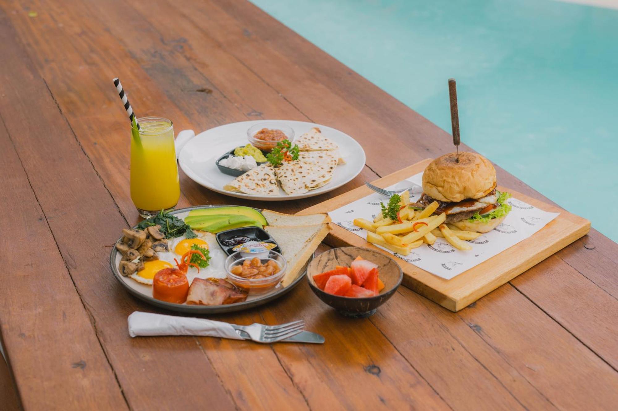 What The Duck Backpackers Hostel Canggu